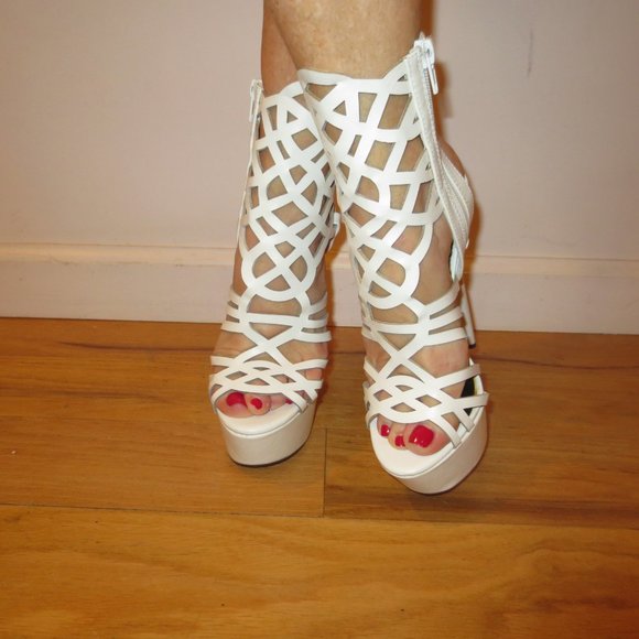 LAST CHANCE White Laser Cut High Heel Platform Double Buckle Ankle Strap - Picture 5 of 9